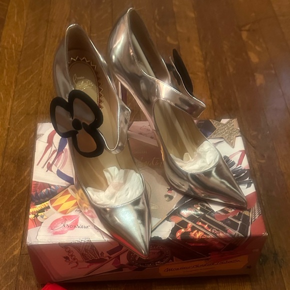 LIKE NEW Christian Louboutin Pensee 20th Anniversary 120 Silver Metallic Pumps - Picture 2 of 16